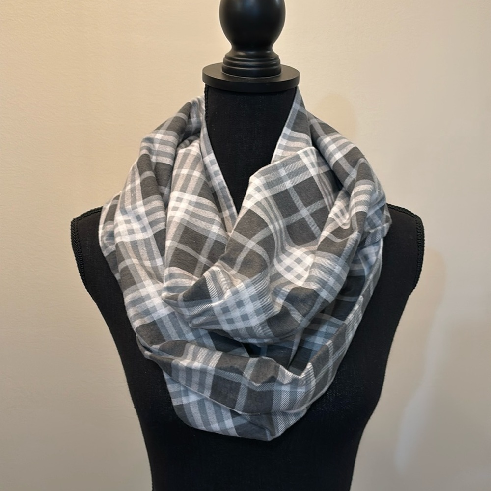 Handmade Plaid Flannel Infinity Scarf 🧣‎